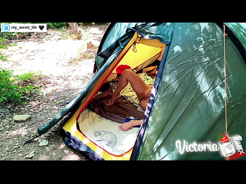 ❤️ ຖ່າຍໃນກ້ອງຖ່າຍຮູບ Passionate jerk off Stranger in a tent ❤️ ຮູບໂປ້ຍາກ ຢູ່ພວກເຮົາ ❌❤